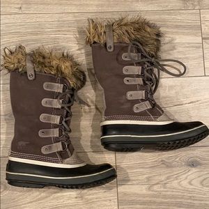 Sorel Joan of arctic boots size 8